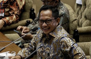 Mendagri Tito Karnavian Verifikasi Klaim Swasta Minati Lumpur Sumatera