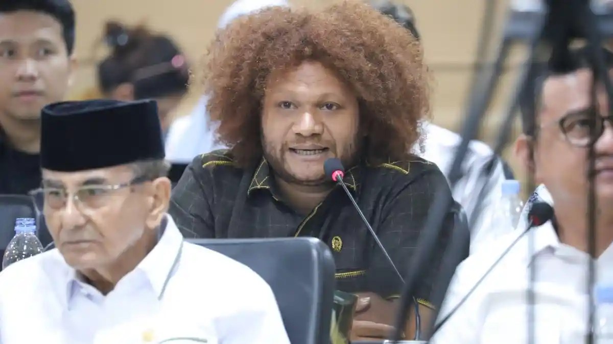Senator Papua Mendesak Prabowo Hentikan Ekspansi Sawit, Prioritaskan Hak Dasar!
