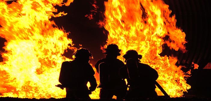Bakery Padang Terbakar, Damkar Padamkan Api, Selamatkan Aset
