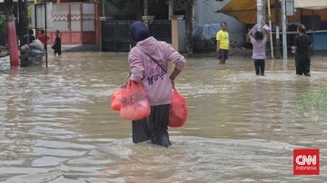 Hujan Deras Guyur Jakarta, Banjir Rendam Bekasi, Warga Dievakuasi
