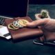 alur-dan-modus-dana-penipuan-yang-berpindah-ke-kripto-dan-emas