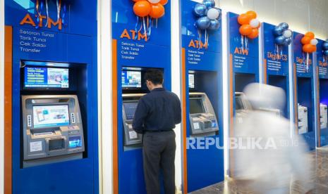 Transaksi Nontunai Meningkat, OJK Prediksi ATM Terus Menyusut