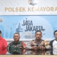 pastikan-es-gabus-viral-aman-dikonsumsi,-bhabinkamtibmas-kampung-rawa-minta-maaf-terlalu-cepat-ambil-kesimpulan