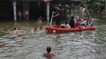 Banjir 23 Hari Lumpuhkan Kuranji, Warga Banten Merana