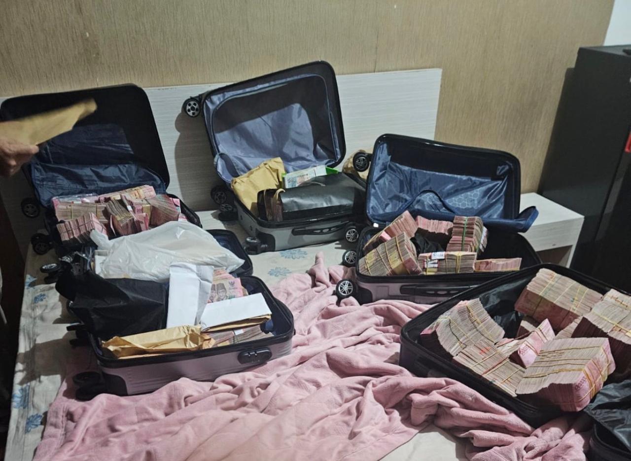 KPK Sita Rp5 Miliar dari Bea Cukai Ciputat