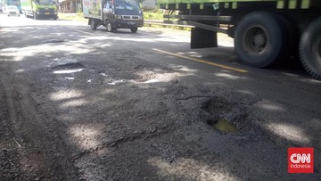 Gubernur Lampung Pacu Perbaikan Jalan Provinsi Sebelum Puncak Mudik 2026