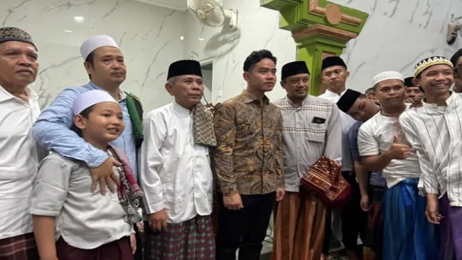 Gibran Buka Layanan Aduan: Bantu Tebus Ijazah, Bayar SPP!