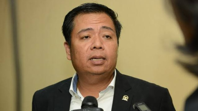 Lasarus Bantah DPR Dukung Penutupan Alfamart dan Indomaret