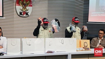KPK Jerat Bupati Cilacap, Peras THR, Lebaran di Rutan!