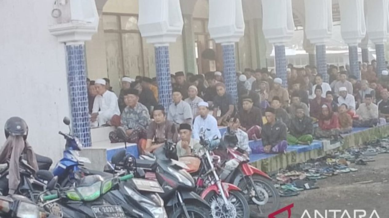 Warga Jember-Bondowoso Awali Lebaran, Salat Id Digelar, TNI-Polri Amankan