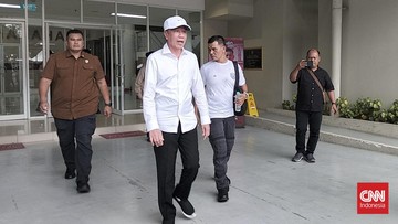Jokowi Salat Id di Jakarta, Prabowo Takbiran di Sumut