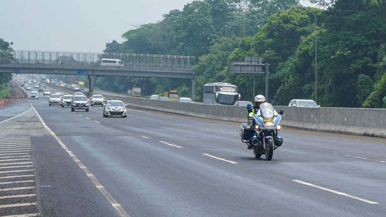 One Way Nasional Berlaku: Korlantas Antisipasi Puncak Arus Balik!
