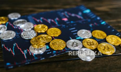 FOMC Mengetatkan, Bitcoin Terkoreksi, Investor Atur Strategi