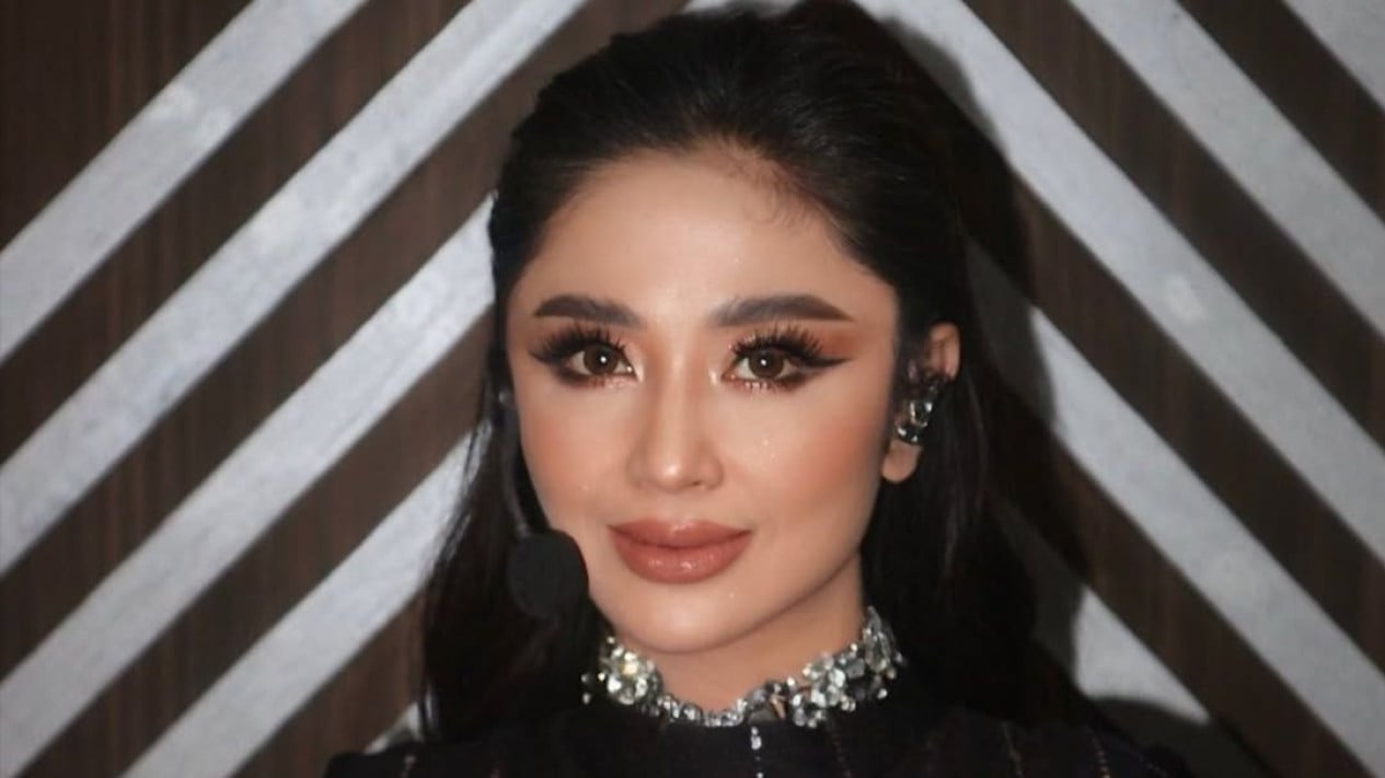 Dewi Perssik Tegas: Rumah Privasi, Stop Nyinyir Foto Tangga!