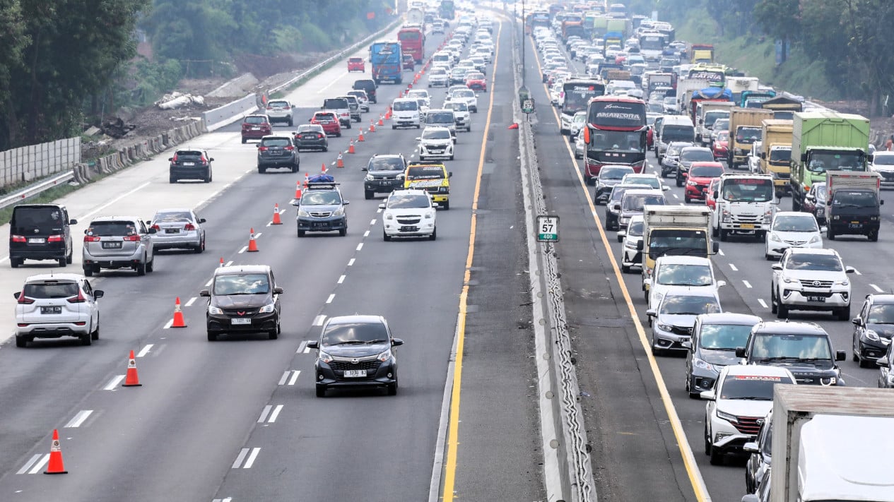 Polisi Berlakukan One Way, Jasa Marga Siagakan Petugas Arus Balik!