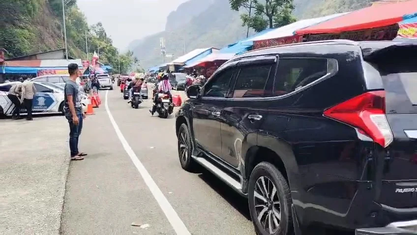 Polda Sumbar Akhiri One Way, Evaluasi Terus Berjalan!