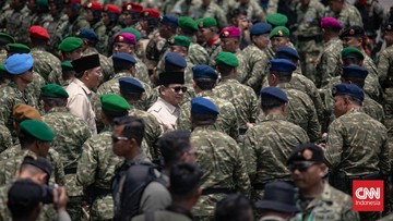 kaster-tni:-dihapus-zaman-gus-dur,-hidup-lagi-di-era-prabowo