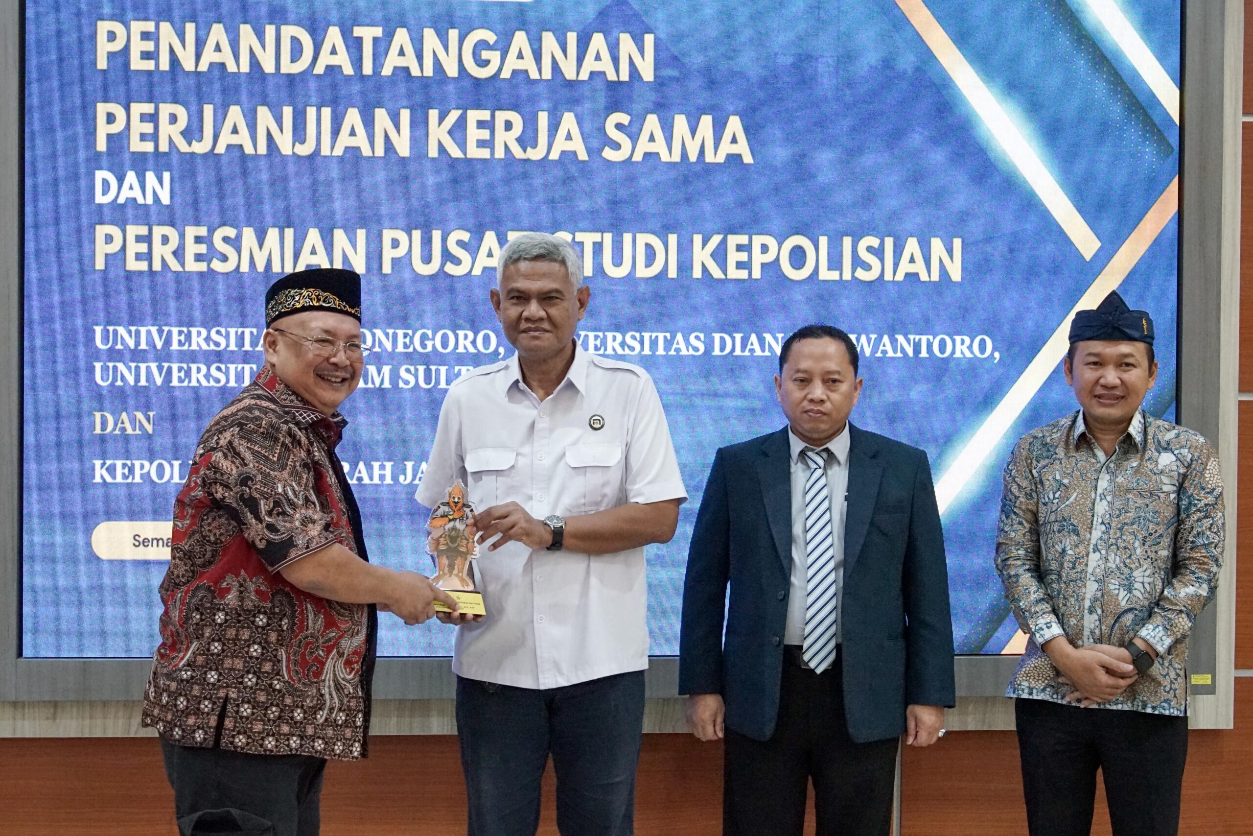 PSIK-Undip Kolaborasi: Pacu Riset, Tingkatkan Literasi, Transformasi Polri