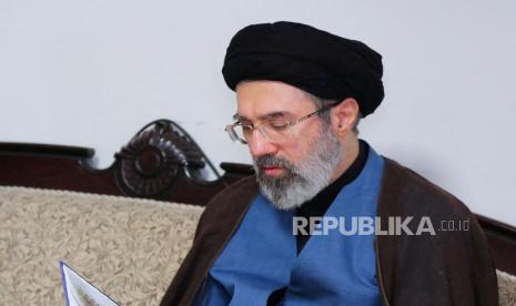 Mojtaba Khamenei Ancam Tutup Selat Hormuz, Perintahkan Militer!