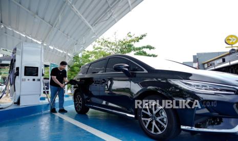 PLN Edukasi Pengguna EV, Kenali Jenis Charging Station!