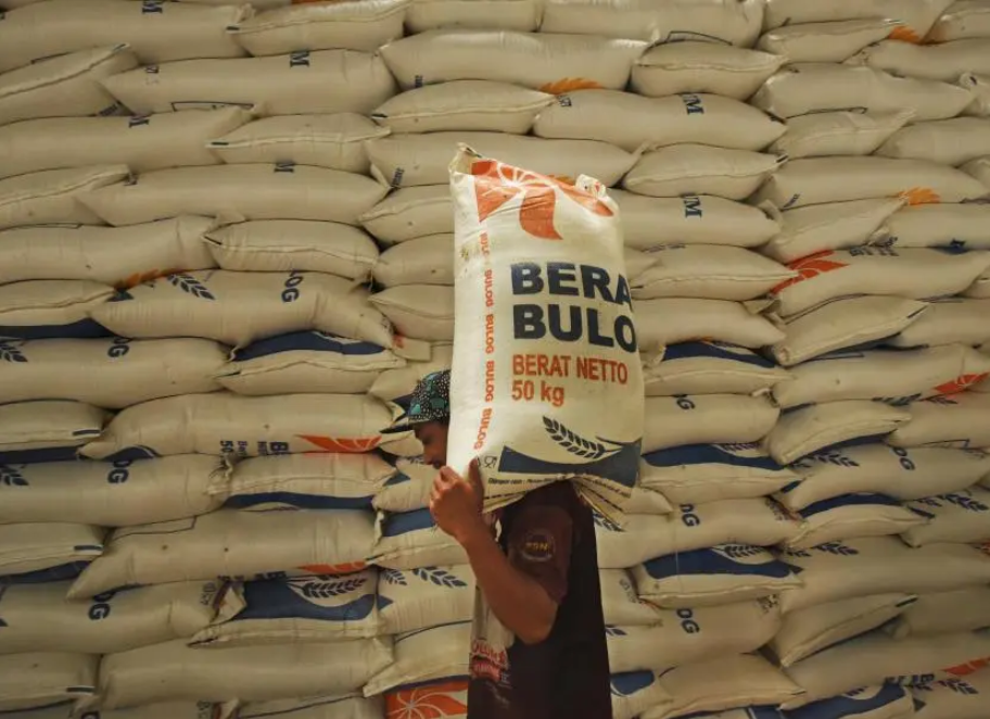 Beras Bulog Banjiri Pasar, Stabilkan Harga, Jamin Ketersediaan Pangan