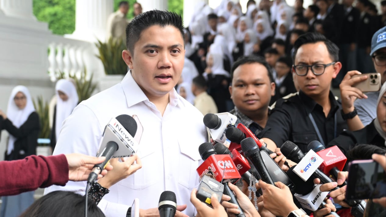 Seskab Teddy Tegaskan Pemerintah Dukung Kejati Usut Tuntas Korupsi Kementerian PU
