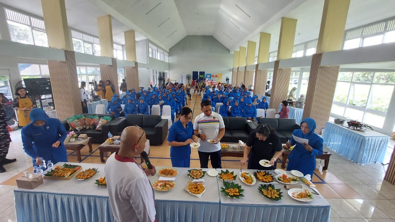 TNI AL dan FKS Group Berdayakan Masyarakat Pesisir Olah Produk Lokal