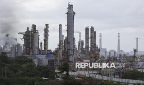 Arab Saudi Pulihkan Kapasitas Penuh Pipa Minyak Pasca Serangan Fasilitas