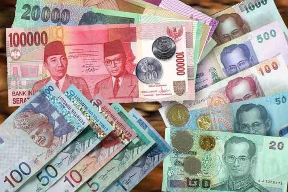 BI Intervensi Pasar, Rupiah Bertahan di Level Rp17.105 per Dolar AS