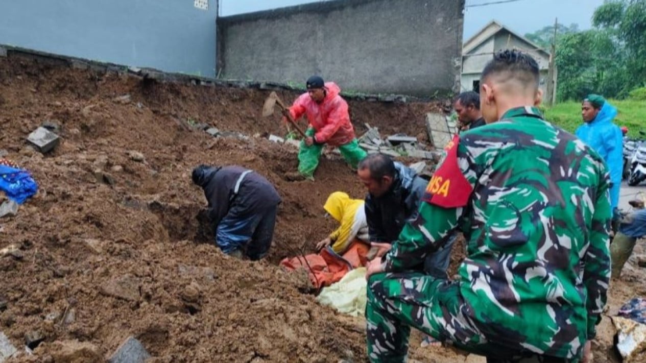 Longsor Tewaskan Apipudin Saat Bersihkan Gorong-gorong di Cianjur