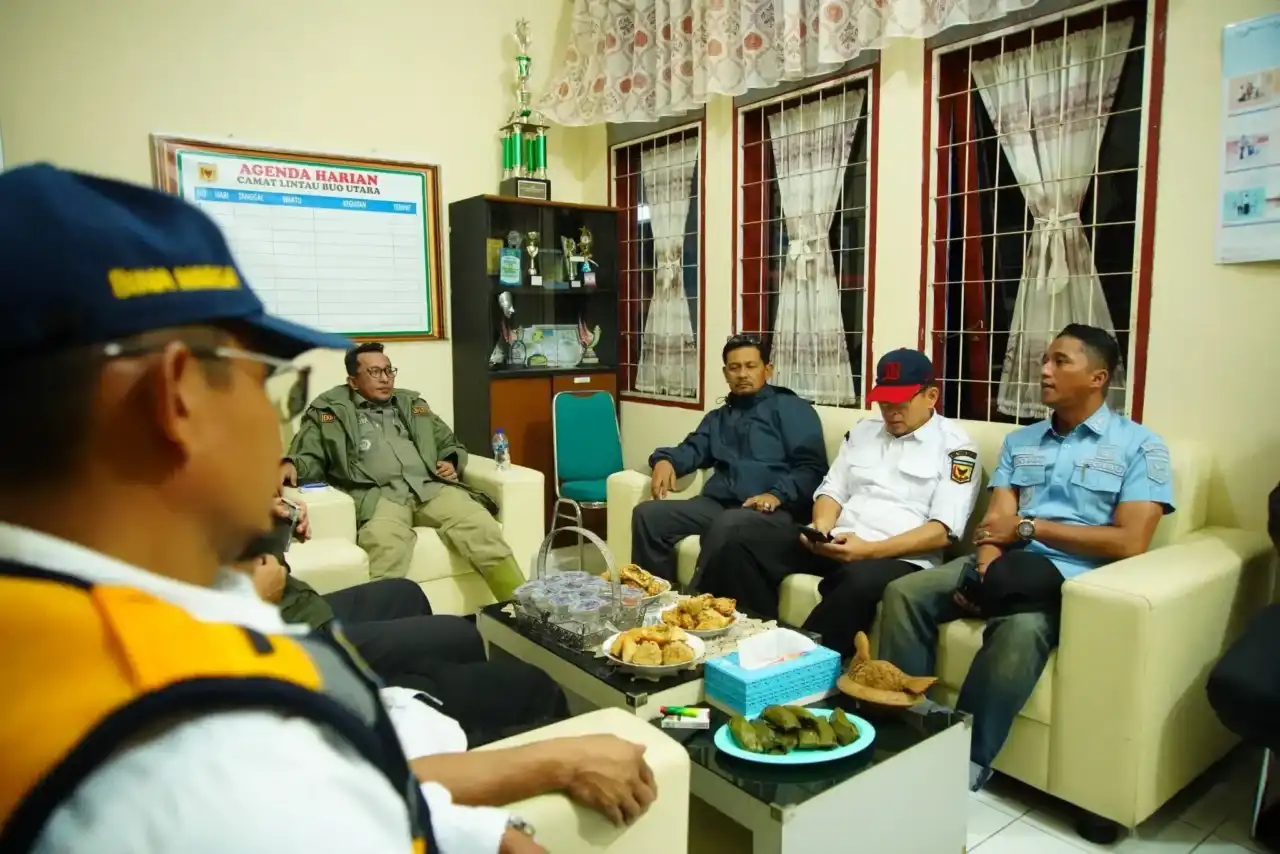 banjir-lintau-buo-rusak-67-rumah-dan-5-jembatan