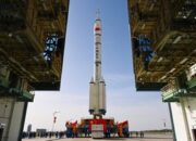 China Luncurkan Astronaut untuk Misi Satu Tahun di Stasiun Tiangong