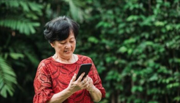 Pemerintah China Ubah Aplikasi Kontroversial Menjadi Penyelamat Hidup Lansia