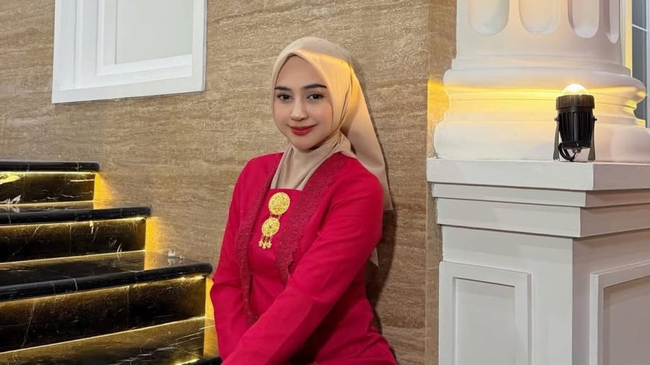 klarifikasi-ria-ricis-soal-pakai-tindik-setelah-oplas-hidung:-ini-stiker!