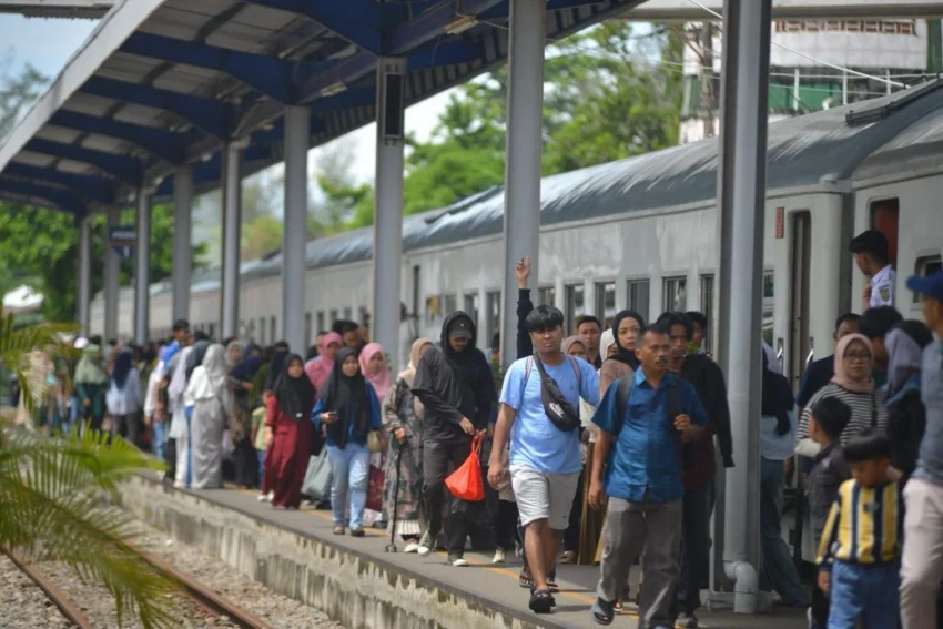 kai-divre-ii-padang-sediakan-ribuan-tiket-kereta-libur-idul-adha