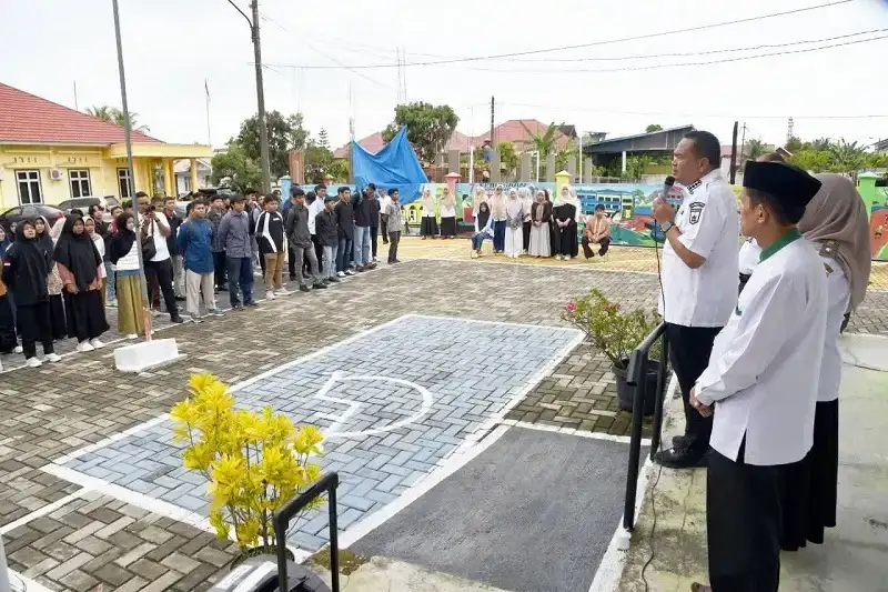 Wali Kota Pariaman Beri Arahan 182 Calon Mahasiswa Saga Saja Plus