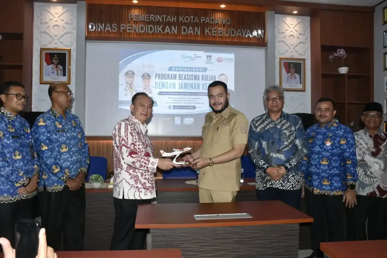 pemko-padang-sediakan-beasiswa-vokasi-industri-penerbangan