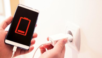 mitos-atau-fakta-hp-tak-boleh-dicas-sampai-100-persen?-ini-jawabannya