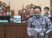 Hakim Tunda Vonis Nadiem Makarim ke 30 Juni 2026