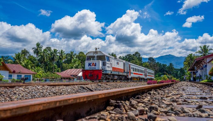 KAI Percepat Reaktivasi Jalur Kereta Api demi Urai Kemacetan Sumatra Barat