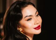 Ariel Tatum Bacakan Puisi Haru Jelang Vonis 10 Tahun Nadiem Makarim