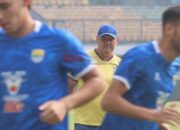 Bos Persib Tegaskan Bojan Hodak Tidak Bisa Pindah ke Tim Lain