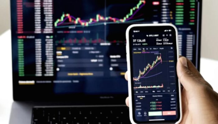 Daftar Saham Pembagi Dividen Jumbo: ADRO, ANTM, dan BBCA
