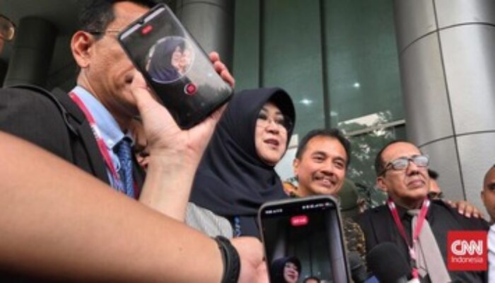 Dokter Tifa Hadapi Sidang Perdana Kasus Ijazah Jokowi Didampingi 25 Advokat