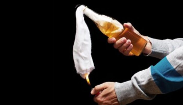 Polisi Buru Dua Pelaku Pelemparan Bom Molotov ke Rumah Advokat di Ciracas