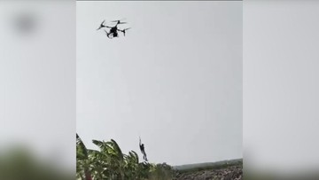 kesaksian-pemilik-drone-angkut-petani-terbang-di-tuban