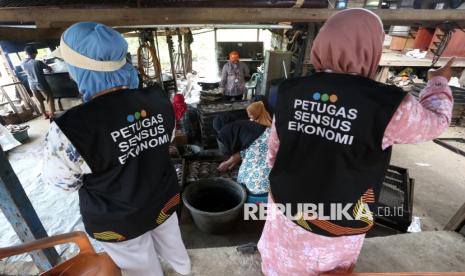petugas-sensus-ekonomi-di-semarang-mengeluh:-upah-macet,-kalau-mundur-kena-penalti-rp2,5-juta