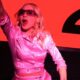 madonna-ternyata-seumuran-sama-indro-warkop!-penampilan-nyentrik-di-halftime-show-final-piala-dunia-viral