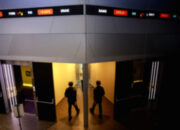 IHSG Dibuka Menguat 0,94 Persen Tembus Level 5.930