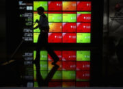 Daftar Terbaru Indeks LQ45: SMGR dan TOWR Resmi Terdepak